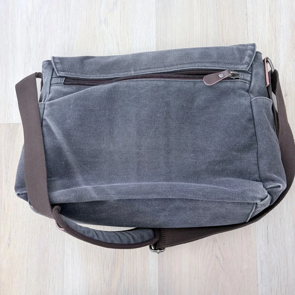 RAUUD canvas messenger